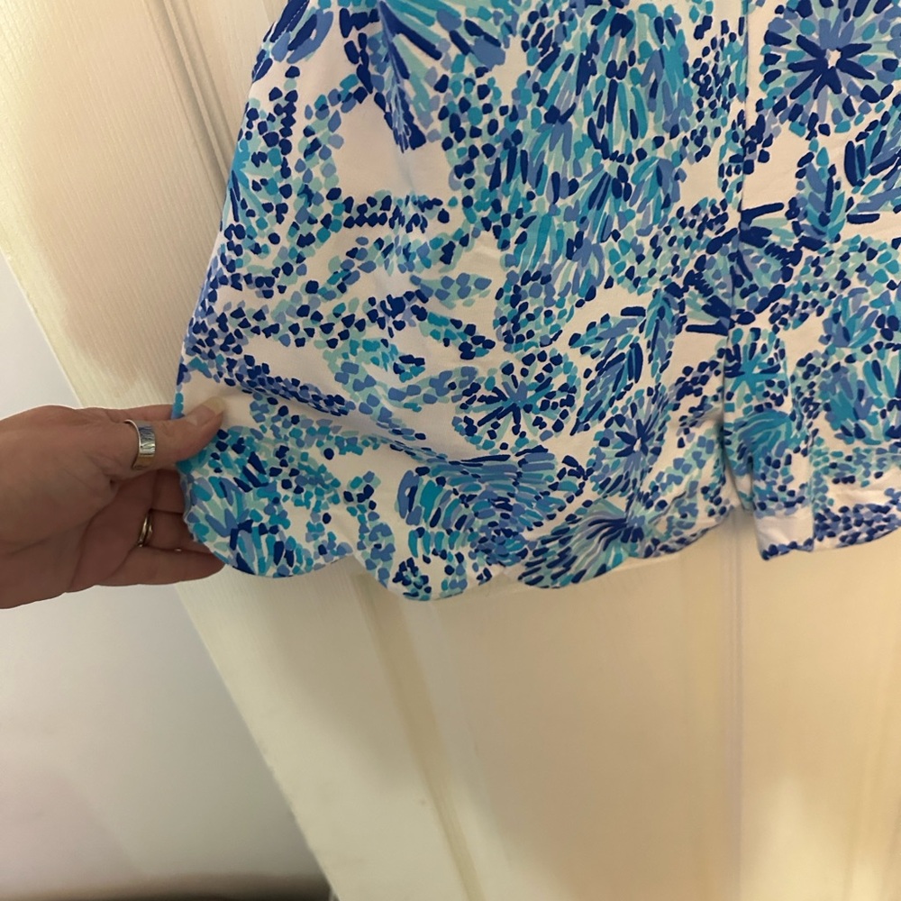Lilly Pulitzer Jace Romper in “Shell Me You Love Me” pattern - Picture 4 of 8
